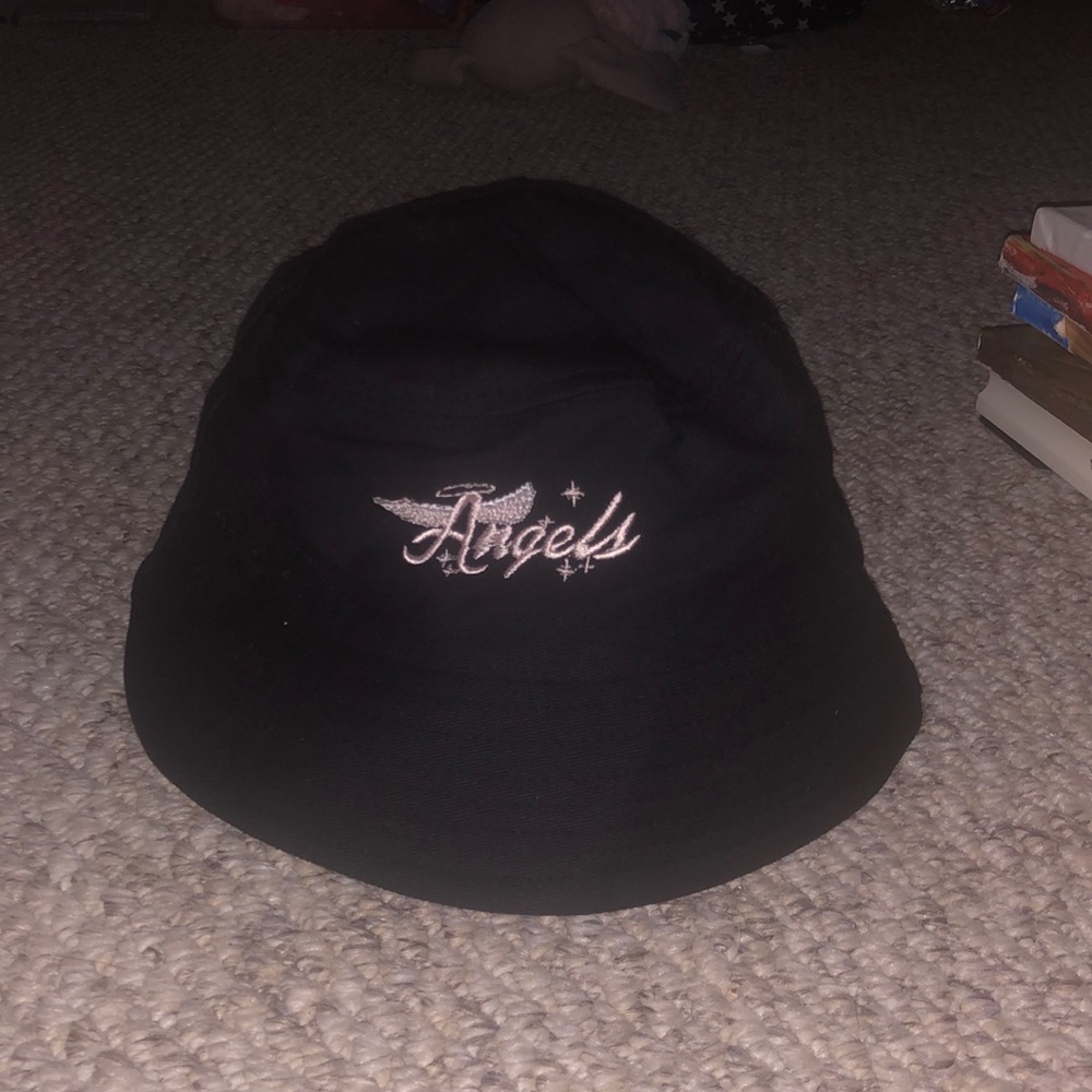 SHEIN angels bucket hat black